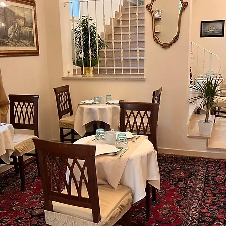 Casa de hóspedes Dei Poeti 4*