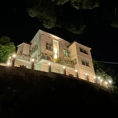 Dei Poeti 4*
