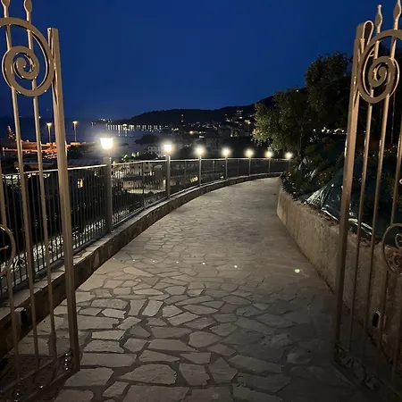 Konukevi Dei Poeti La Spezia