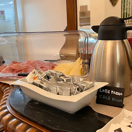 Dei Poeti Konukevi La Spezia