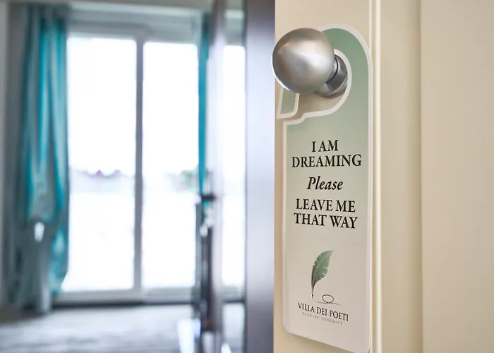 بيت ضيافة Dei Poeti