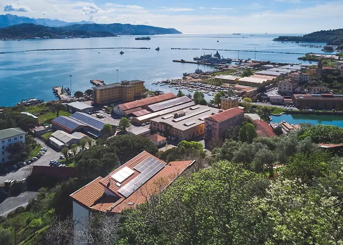 بيت ضيافة Dei Poeti لا سبيتسْيا