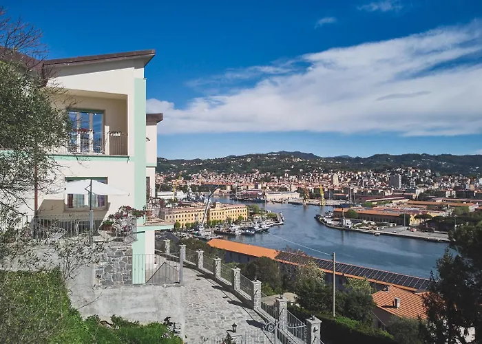 Dei Poeti بيت ضيافة 4*