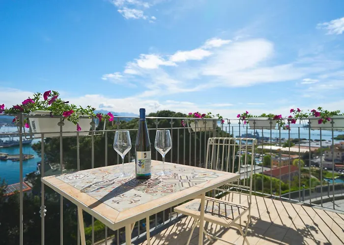 بيت ضيافة Dei Poeti