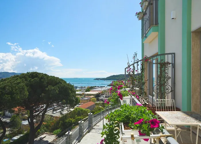 بيت ضيافة Dei Poeti 4*