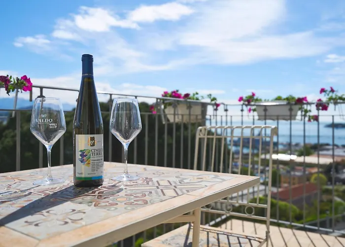 بيت ضيافة Dei Poeti لا سبيتسْيا