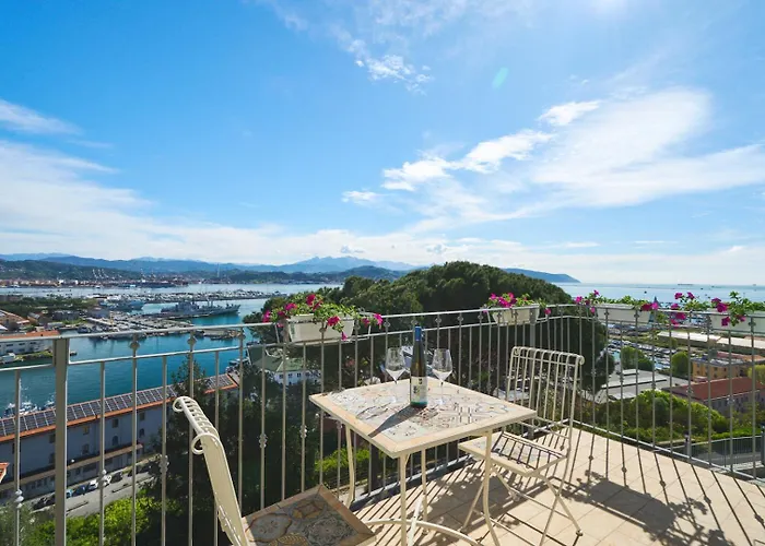 Dei Poeti بيت ضيافة لا سبيتسْيا