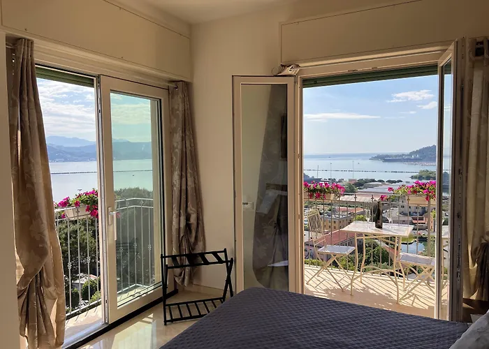 Dei Poeti بيت ضيافة 4*