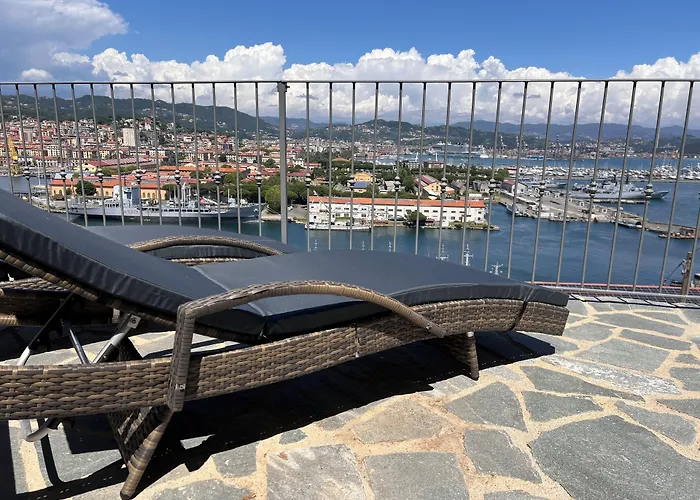 Dei Poeti بيت ضيافة 4*