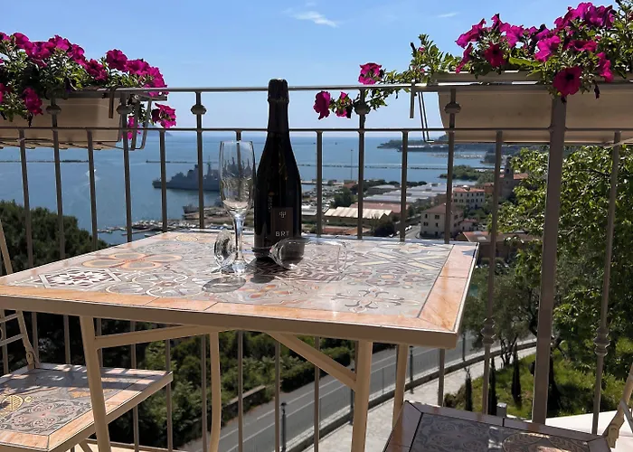 Dei Poeti بيت ضيافة لا سبيتسْيا